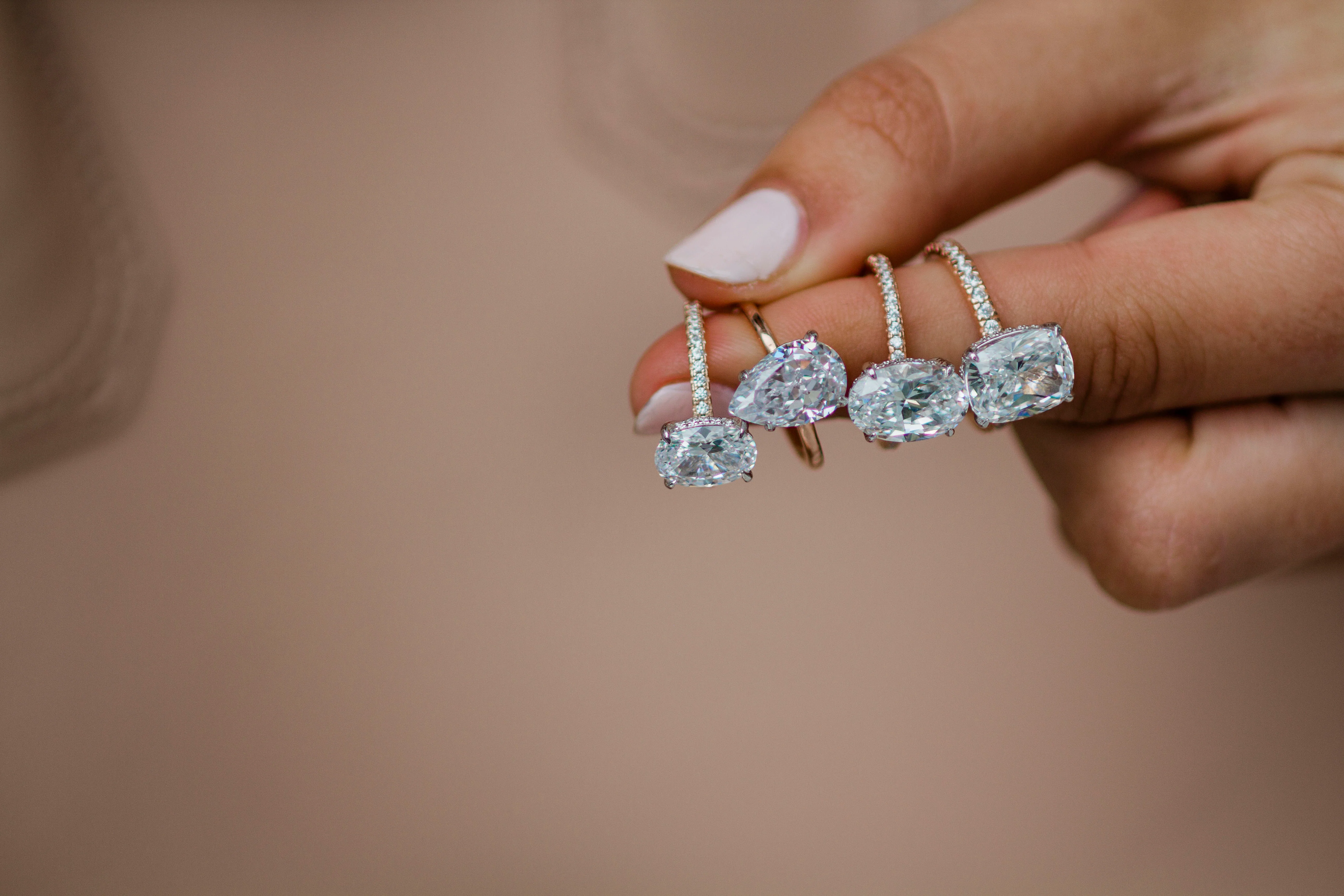The Lively Ring (4.7 Carat) - Image 16