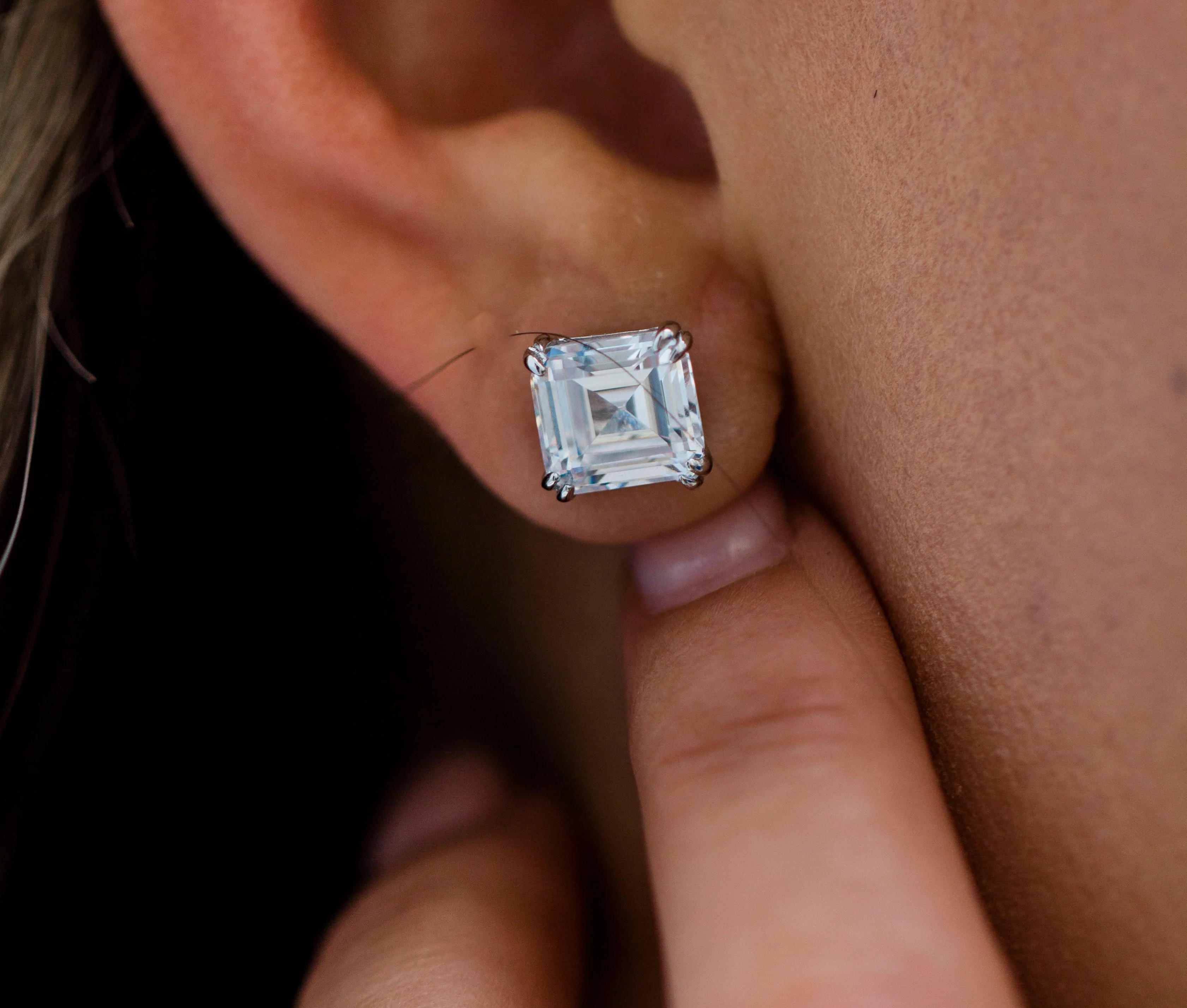 The Wren Studs (2.5 Carat) - Image 2